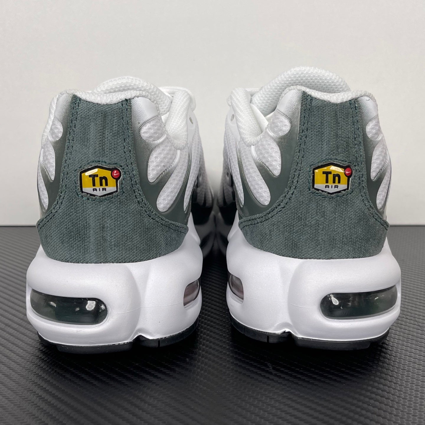 Nike Air Max TN Plus "Vintage Green"