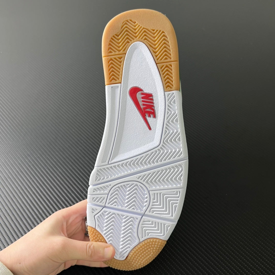 Air Jordan 4 SB "Pine Green"