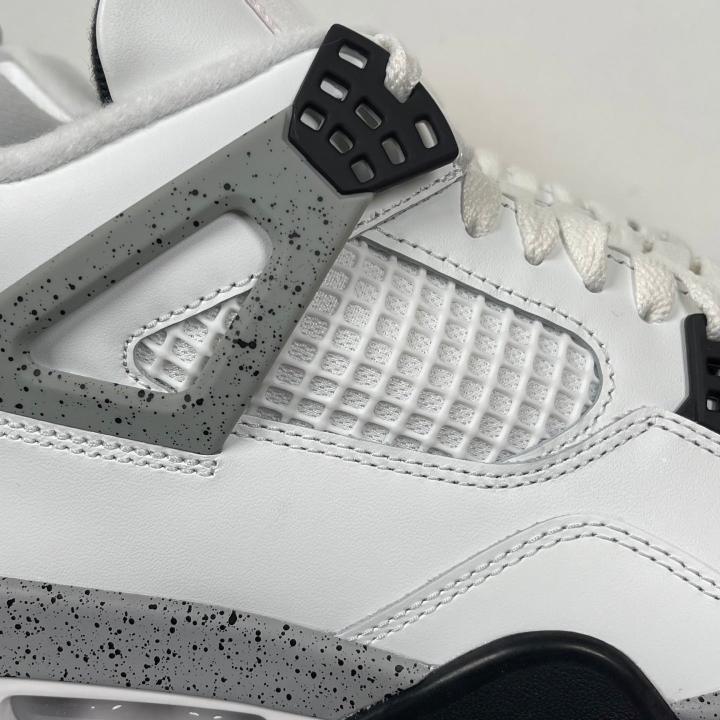Air Jordan 4 "White Cement"