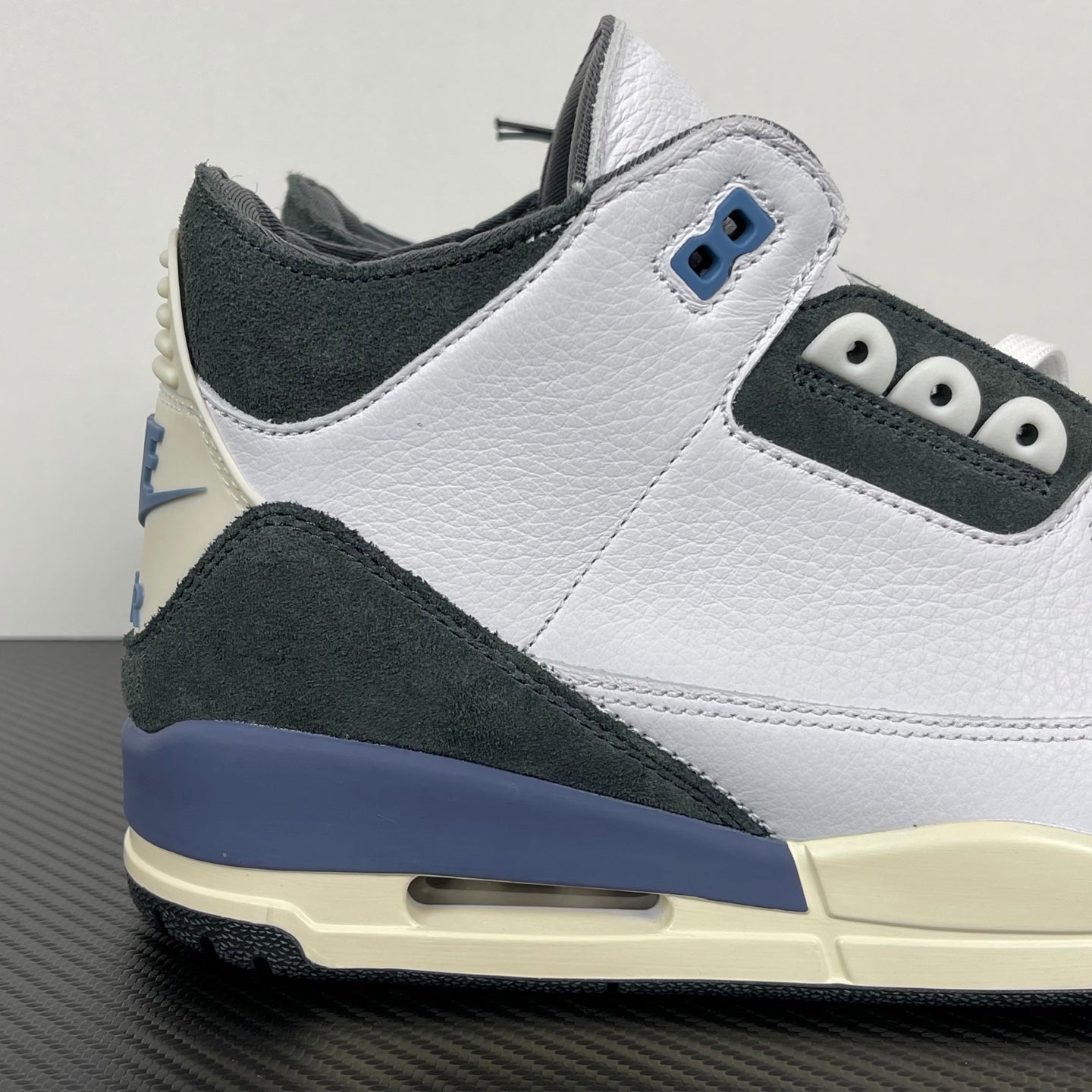 Air Jordan 3 x A Ma Maníere "For The Love"