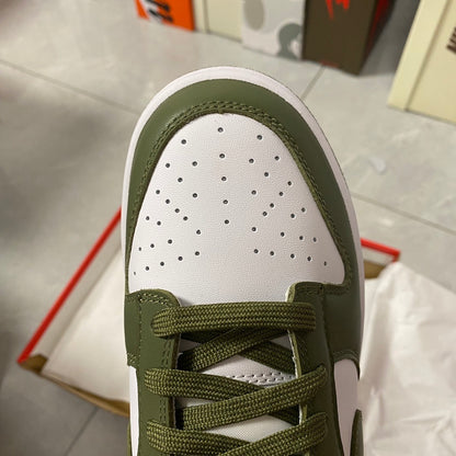 Dunk Low SP "Medium Olive"