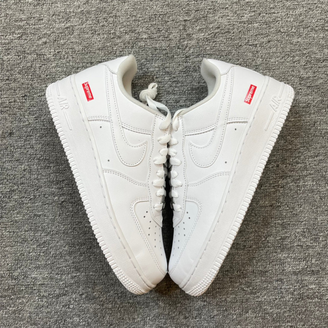 Air Force 1 x Supreme "Triple White"