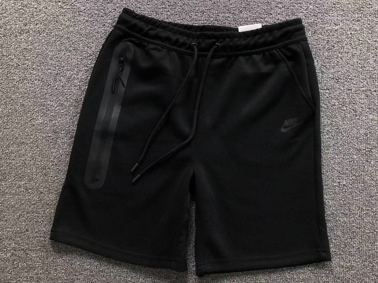 Bermudas Techfleeces (Preta e Cinza)