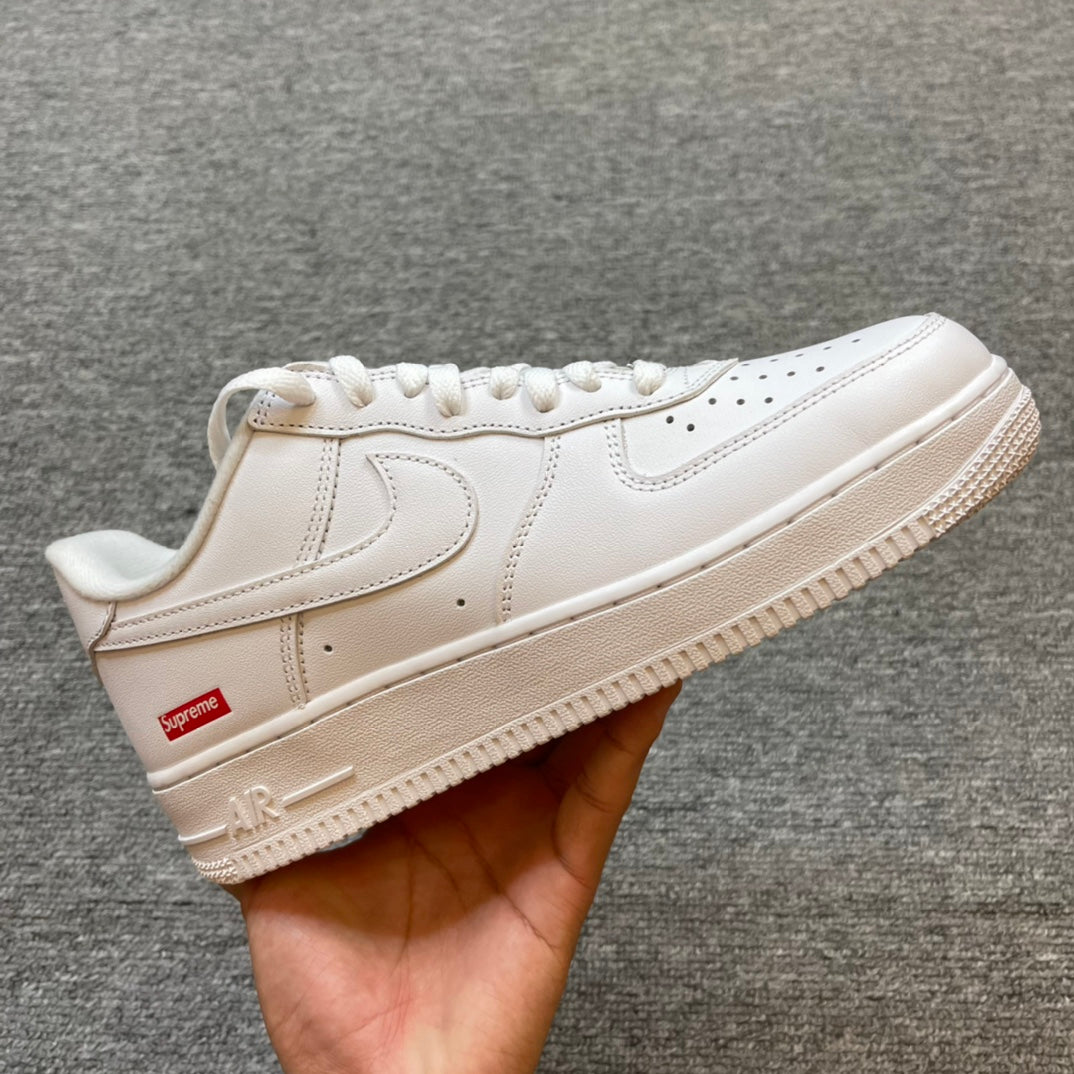 Air Force 1 x Supreme "Triple White"