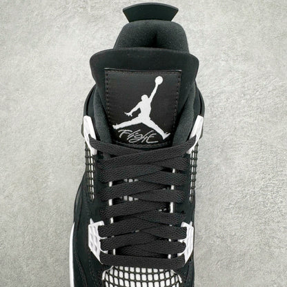 Air Jordan 4 "White Thunder"