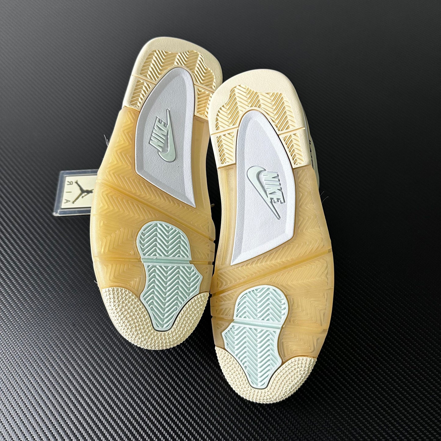 Air Jordan 4 x Off-White "Sail Beige"