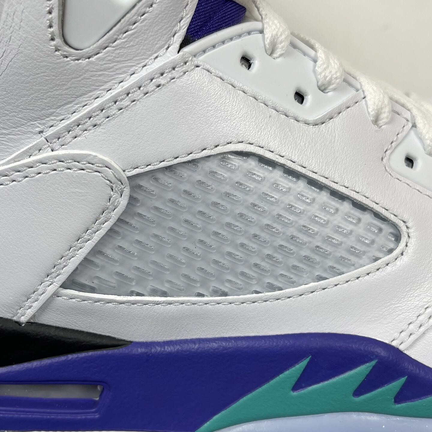 Air Jordan 5 "Grape"