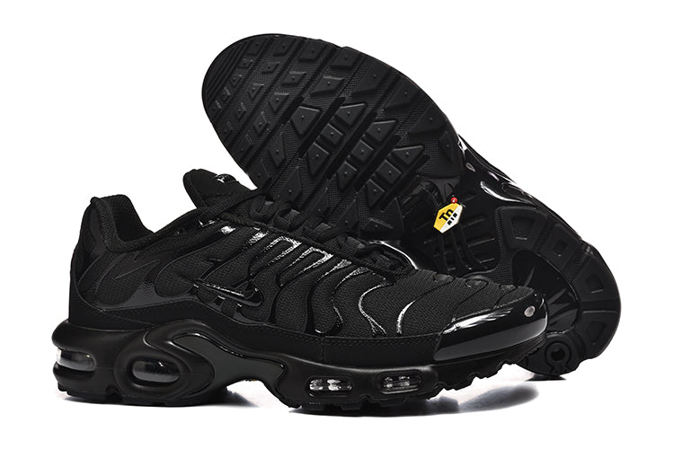 Nike Air Max TN Plus x Supreme "Triple Black"