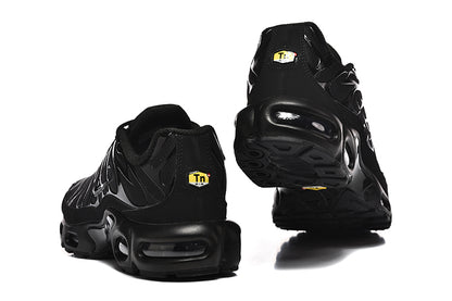 Nike Air Max TN Plus x Supreme "Triple Black"