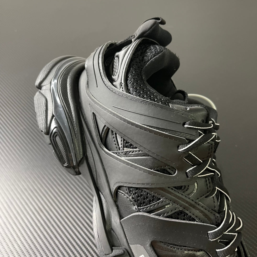 Balenciaga Track 3.0 "Black" Com Led/Sem Led