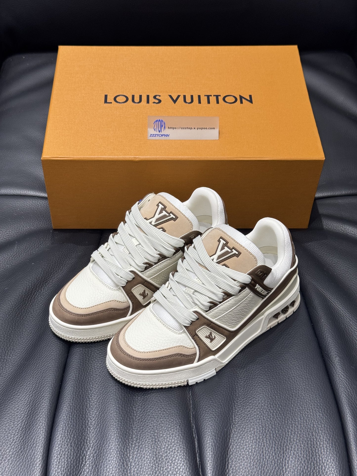 Louis Vuitton Trainer "Brown"