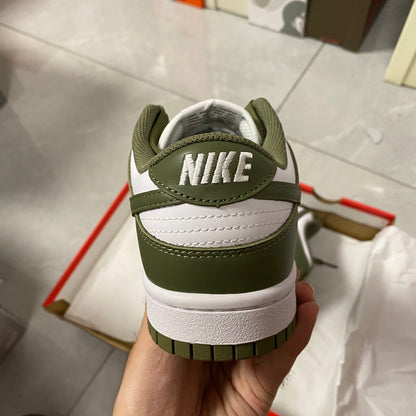 Dunk Low SP "Medium Olive"