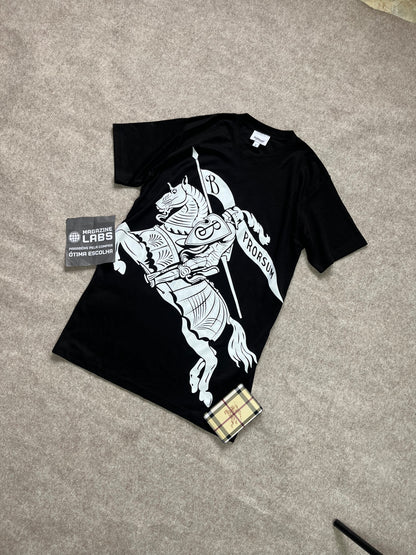 Camiseta Burberry Horse Preta (Pronta Entrega)