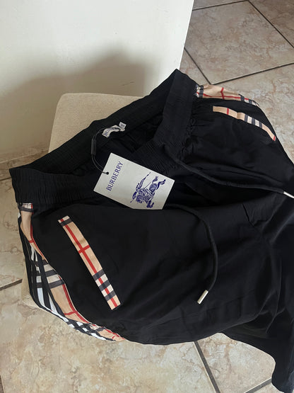 Bermuda Burberry Preta com Xadrez (Pronta Entrega)