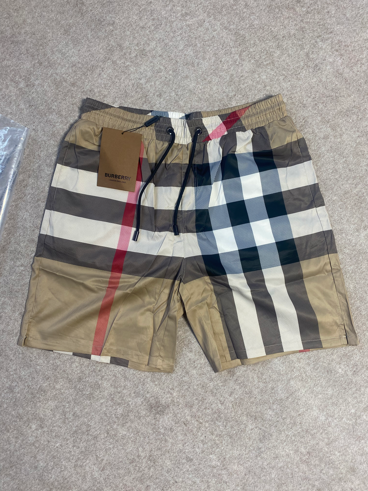 Bermuda Burberry (Pronta Entrega)