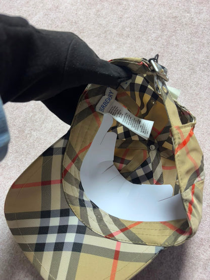 Boné Burberry (Pronta Entrega)