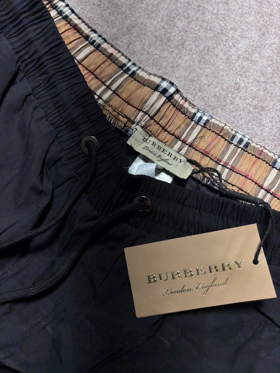 Bermuda Burberry (Pronta Entrega)