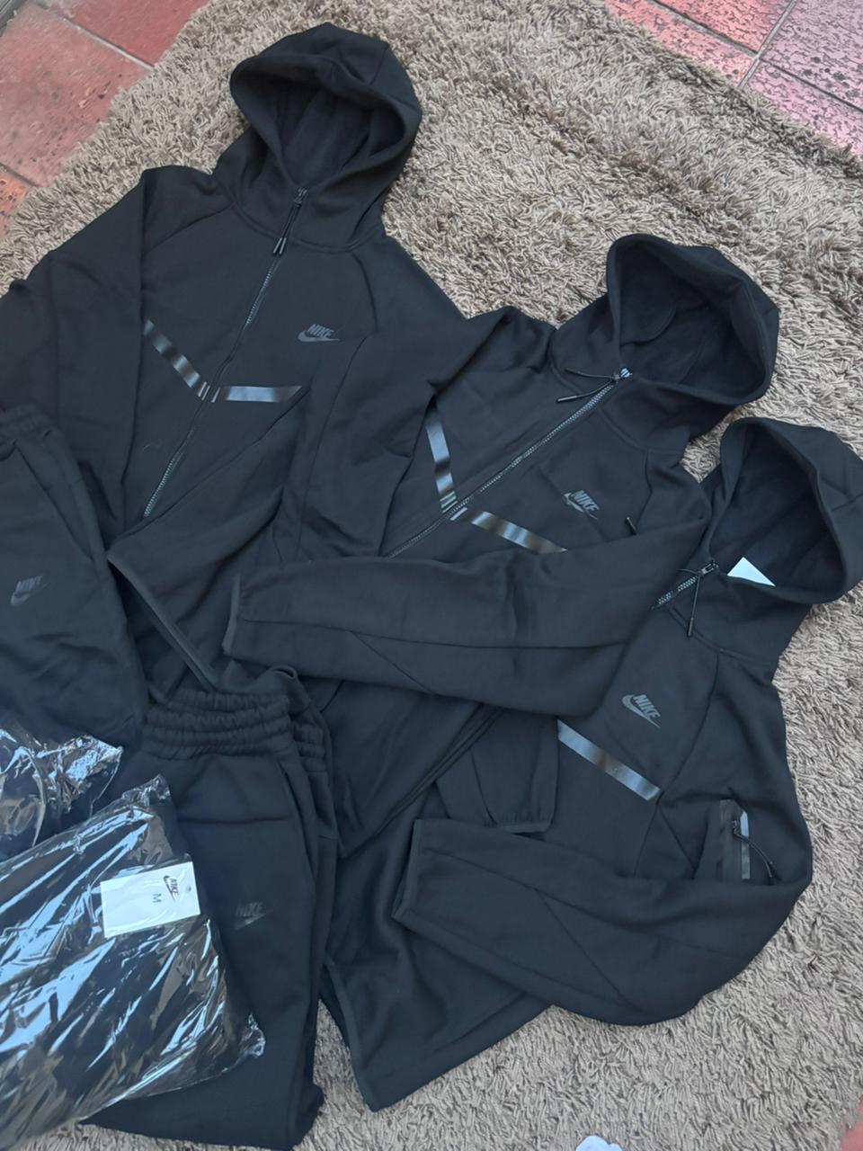 Conjunto Nike Techfleece Preto