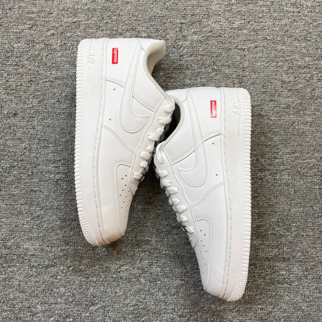 Air Force 1 x Supreme "Triple White"