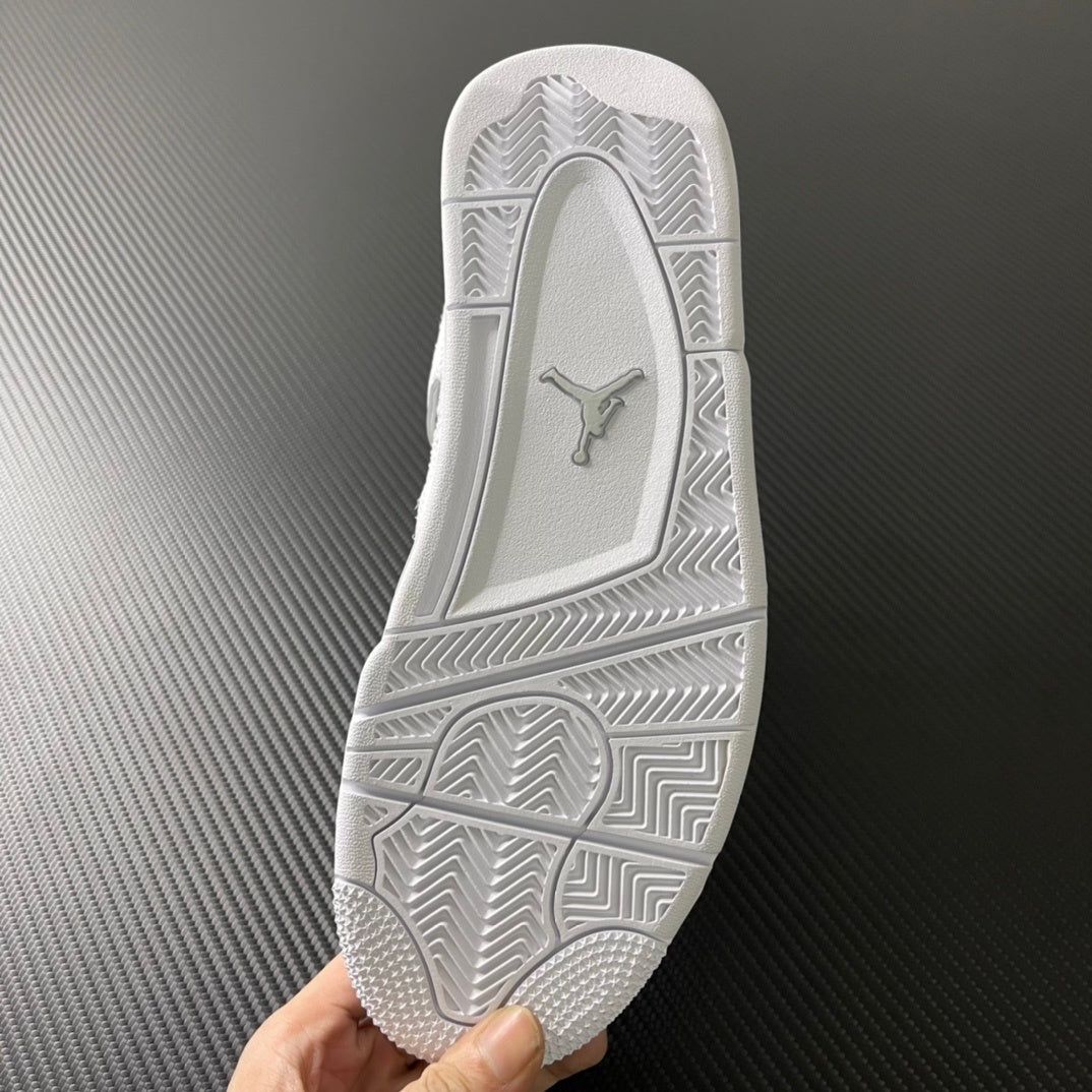 Air Jordan 4 "Metallic Silver"