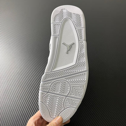 Air Jordan 4 "Metallic Silver"
