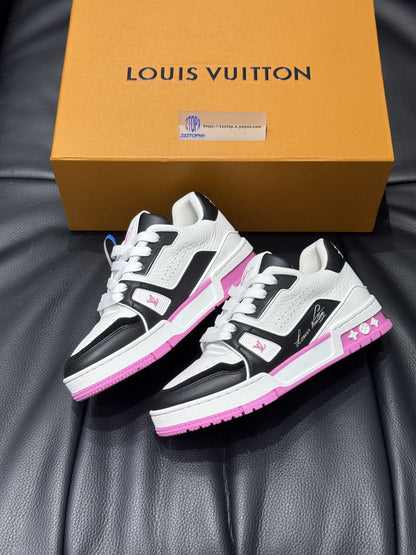 Louis Vuitton Trainer Signature "Black n Pink"