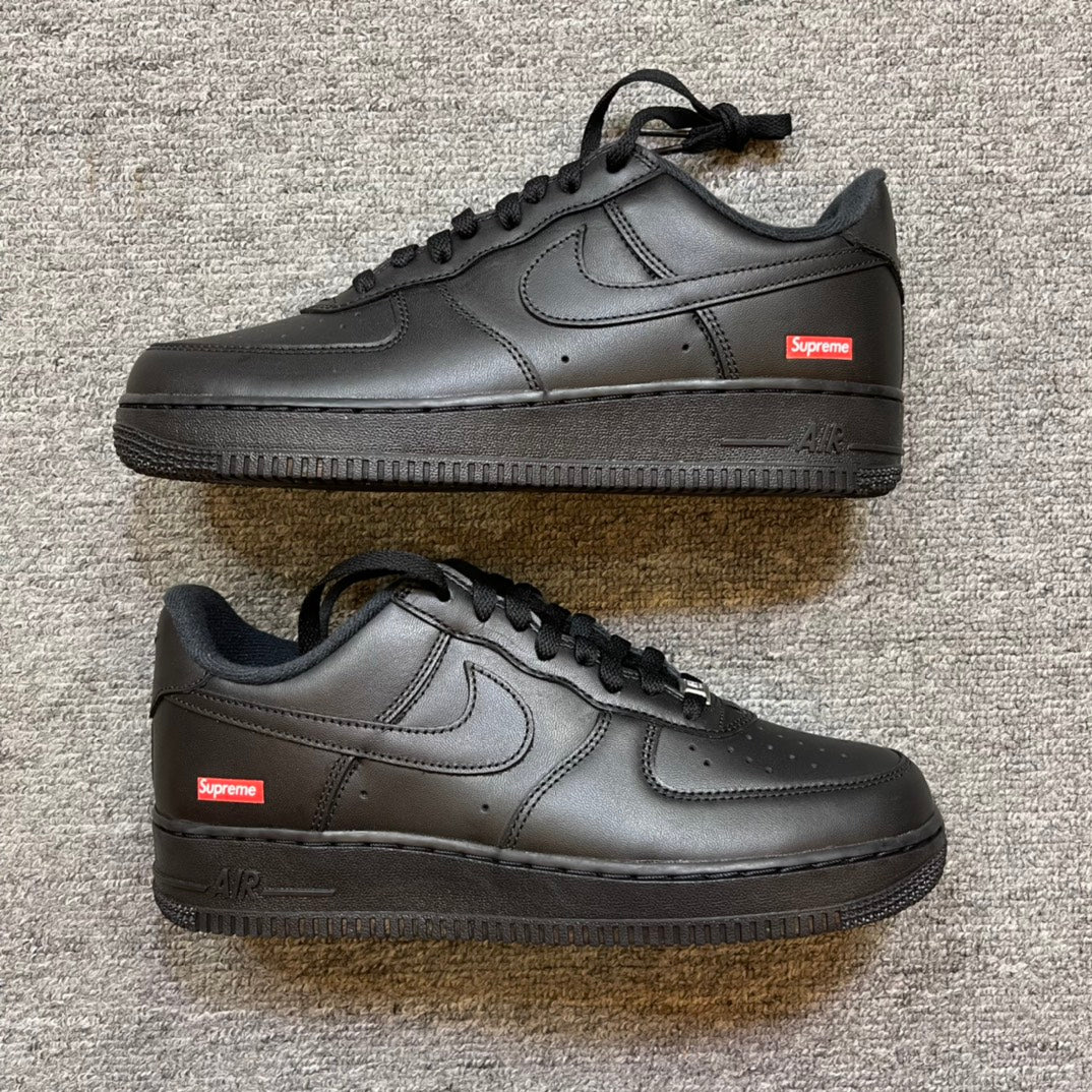 Air Force 1 x Supreme "Triple Black"
