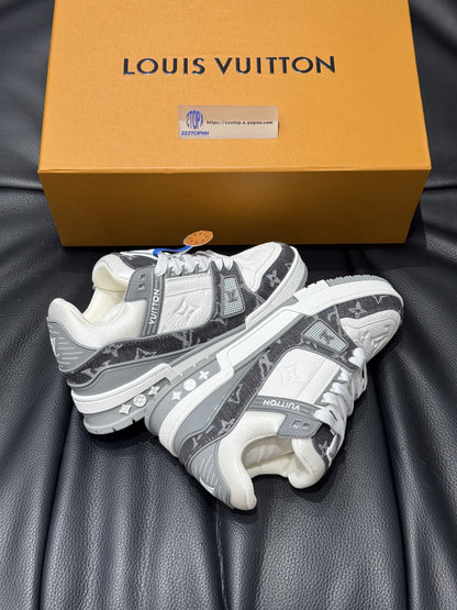 Louis Vuitton Trainer Monogram "Denim Grey"