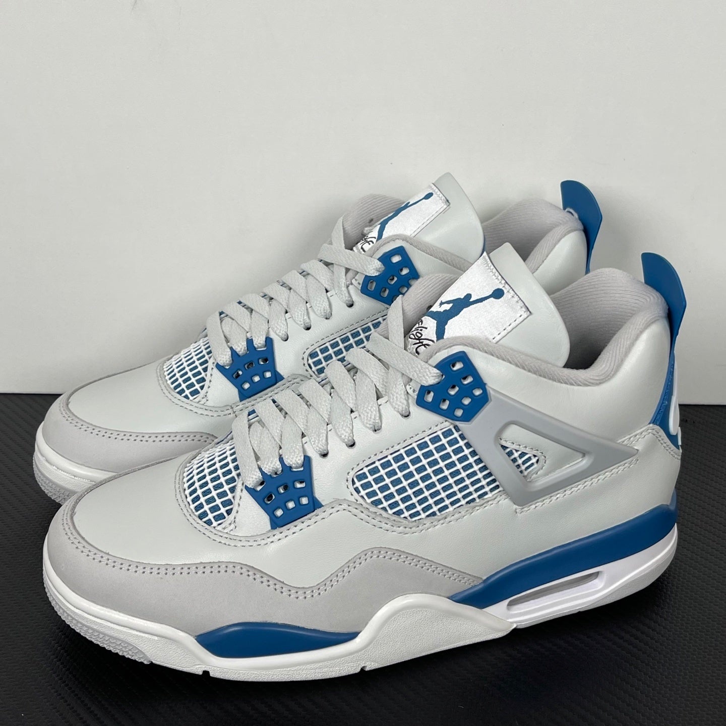 Air Jordan 4 "Military Blue"