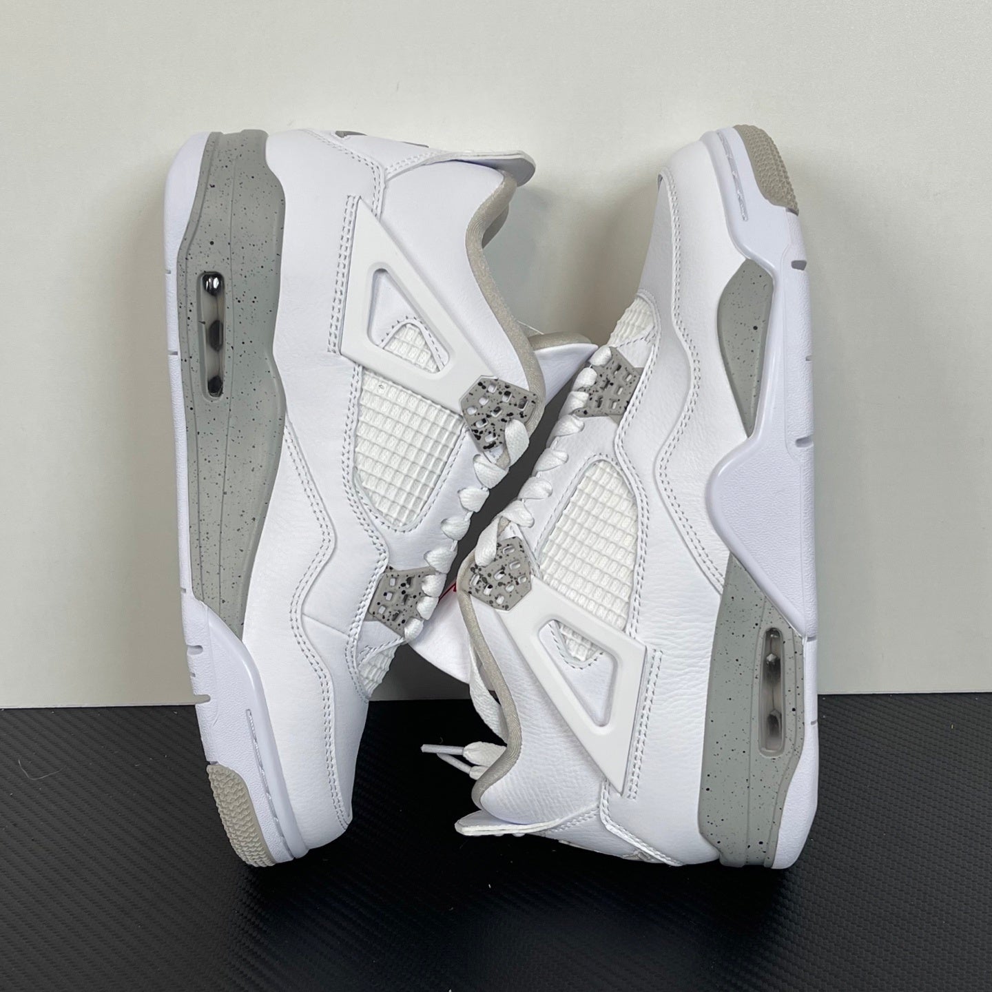 Air Jordan 4 "White Oreo"