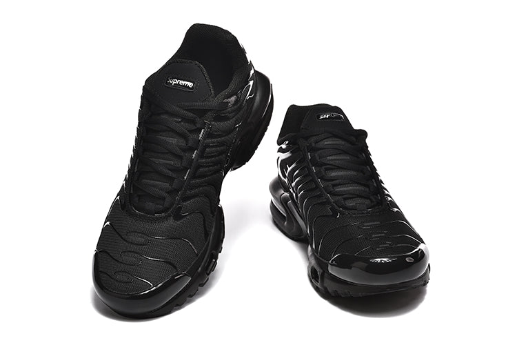 Nike Air Max TN Plus x Supreme "Triple Black"