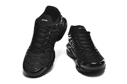 Nike Air Max TN Plus x Supreme "Triple Black"