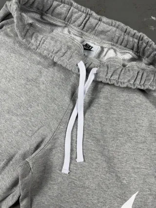 Bermuda Moletom Nike Big Swoosh (Pronta Entrega)