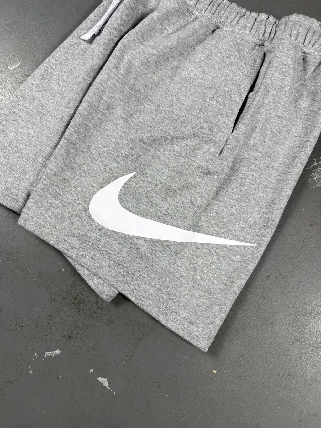Bermuda Moletom Nike Big Swoosh (Pronta Entrega)