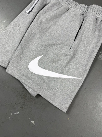 Bermuda Moletom Nike Big Swoosh (Pronta Entrega)